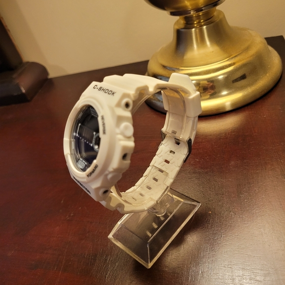 New White Digital C shook Fashion watch - Picture 6 of 8